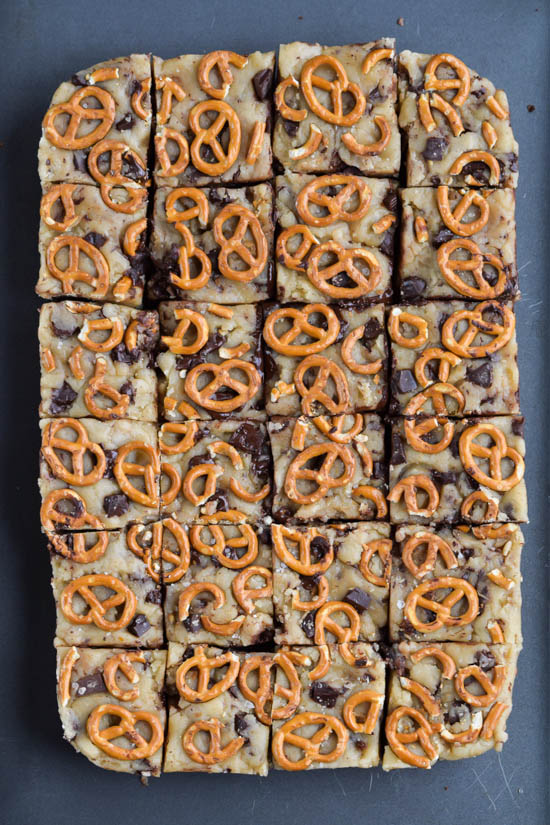 Salted Chocolte Chip Cookie Dough Pretzel Brownies (4).jpg