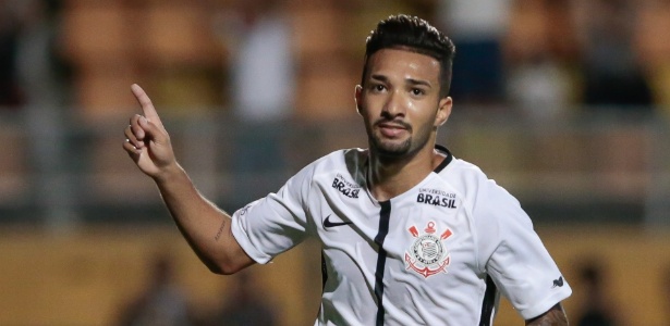 clayson-comemora-gol-do-corinthians-contra-a-ferroviaria-pelo-campeonato-paulista-1516835928069_615x300.jpg