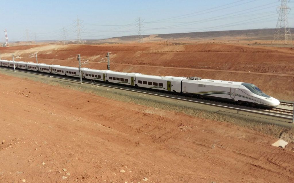 Саудовская аравия дороги. ЖД Саудовской Аравии. Поезда Саудовской Аравии. Железные дороги Саудовской Аравии. Скоростной поезд в Саудии.