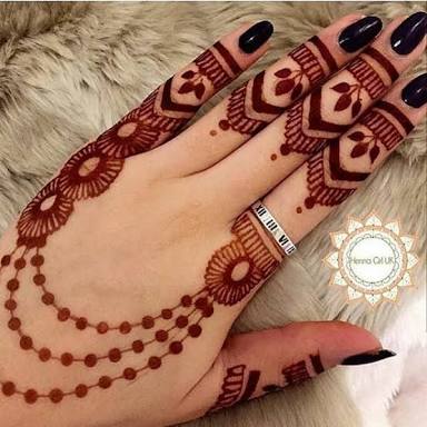 How to remove henna stains - Laundryheap Blog - Laundry & Dry Cleaning