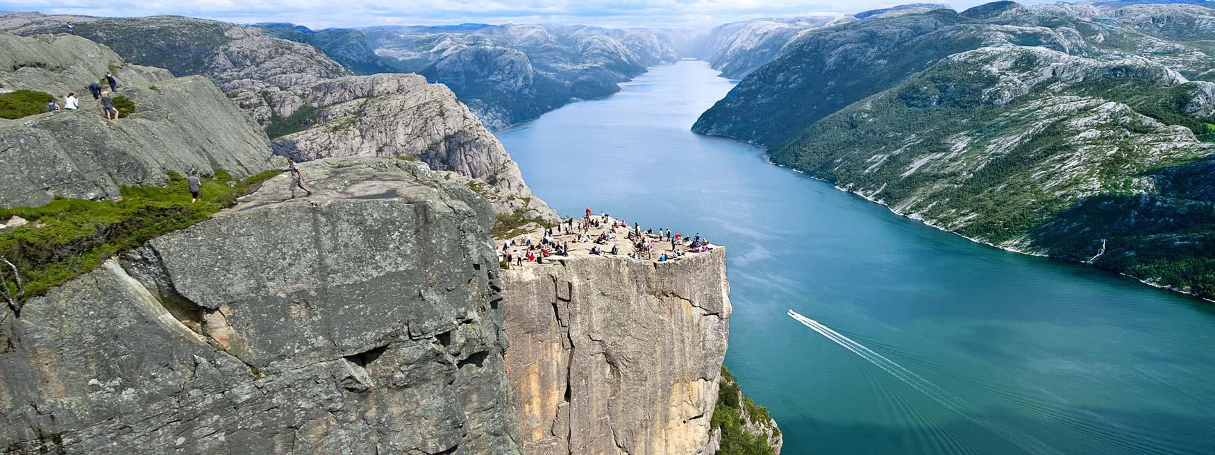 Pulpit rock Norway.jpg