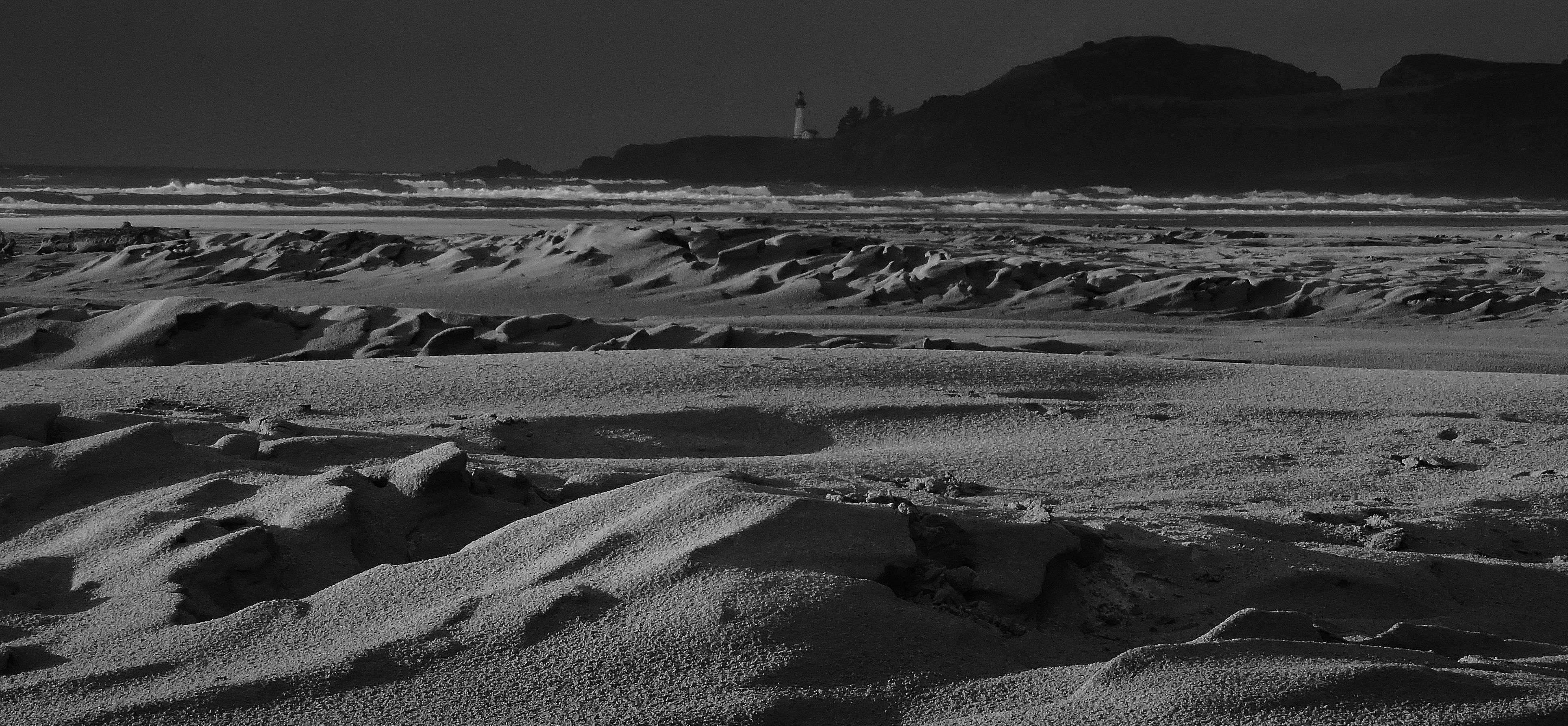 AGATE BEACH BW.jpg