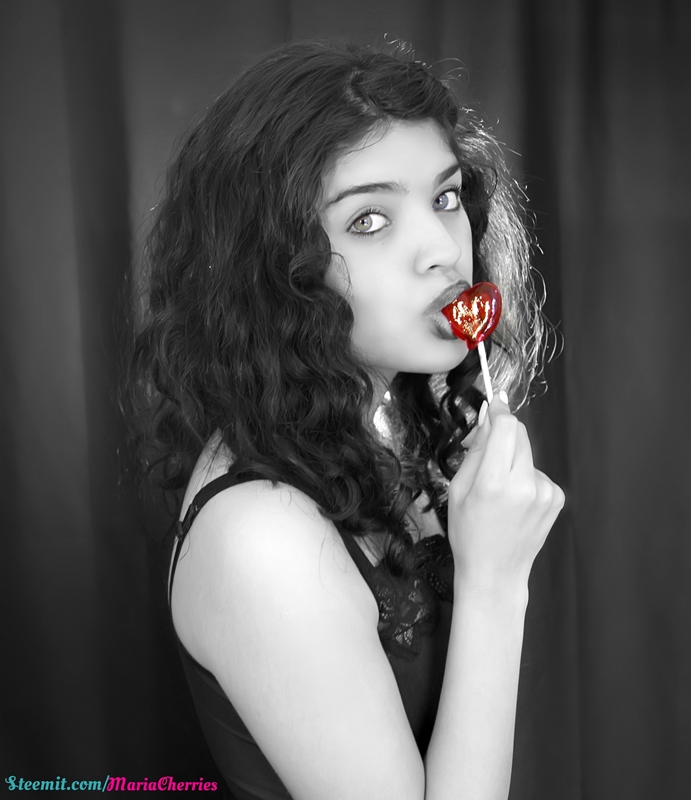 Lollipop Heart16 MariaCherries.jpg