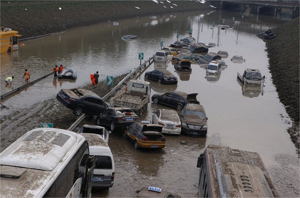 inundaciones-en-pekin-julio-2012-autopista-a-hongkong-y-macao.jpg