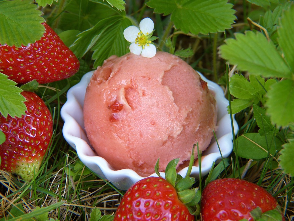 strawberry-ice-cream-2239407_960_720.jpg