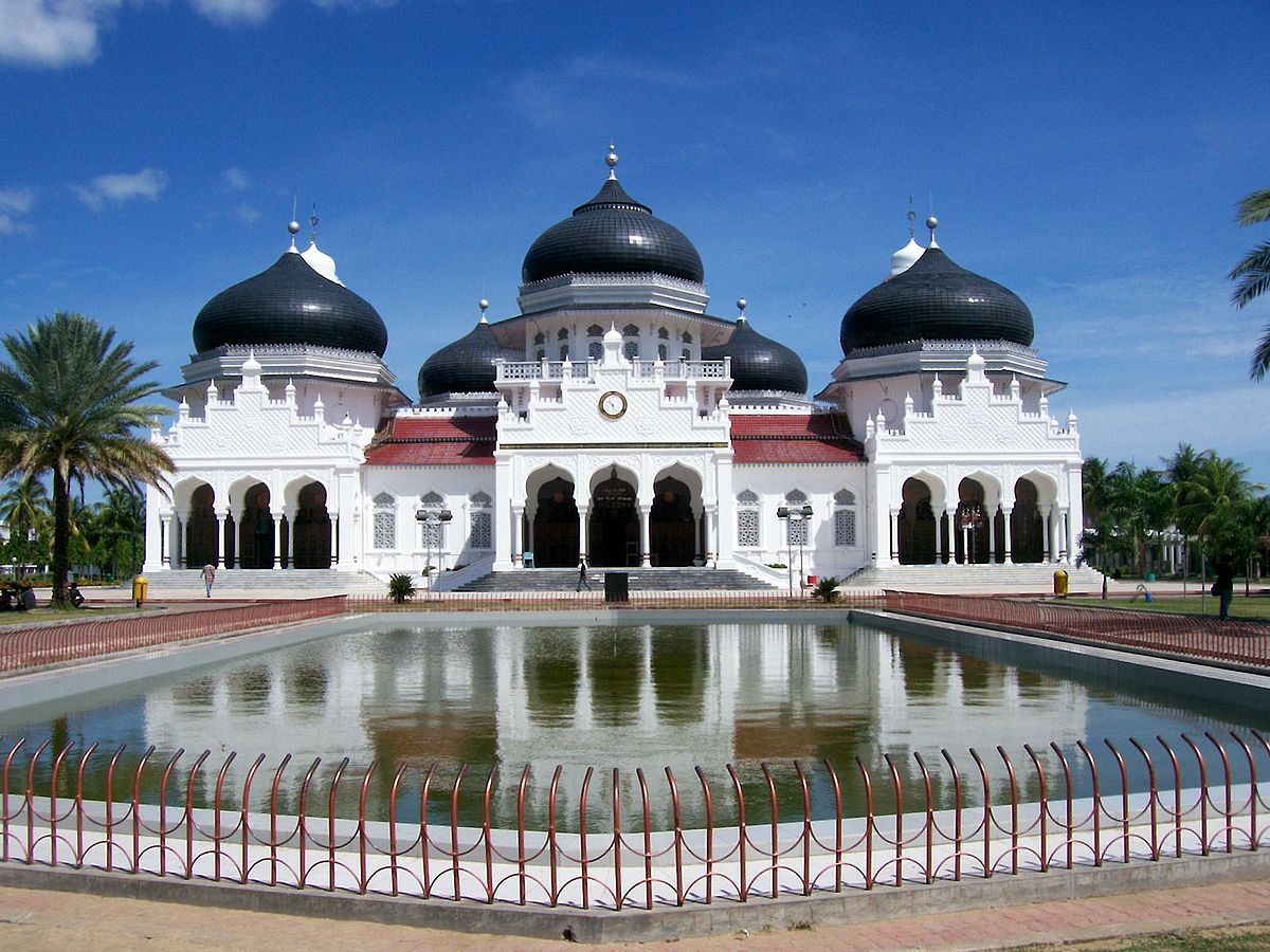 5-Masjid-Terbesar-di-Aceh-yang-harus-dikunjungi.jpg