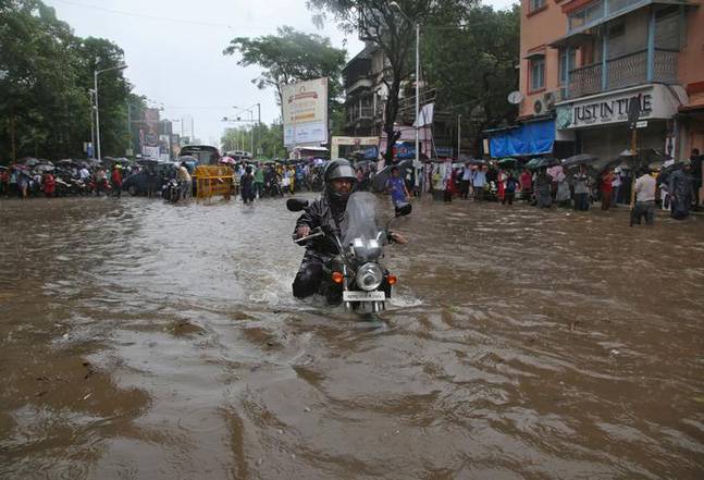 rain-mumbai-mos_082917082102.jpg