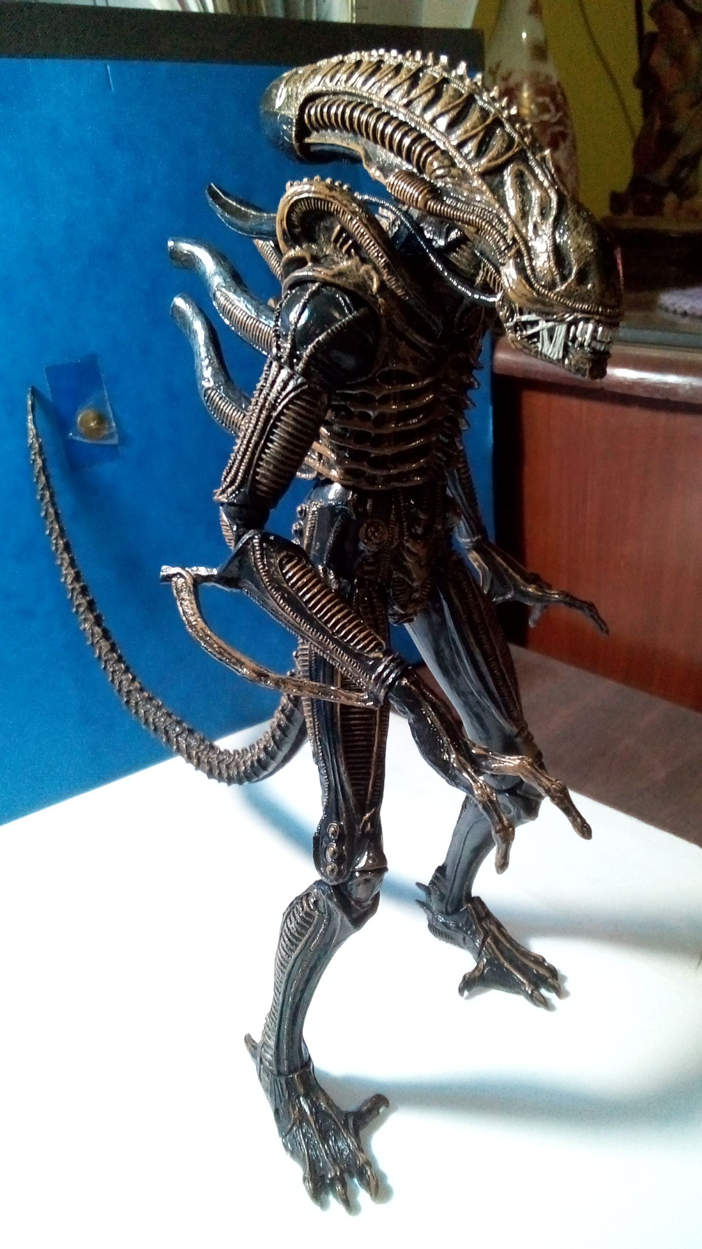 Neca alien best sale warrior blue