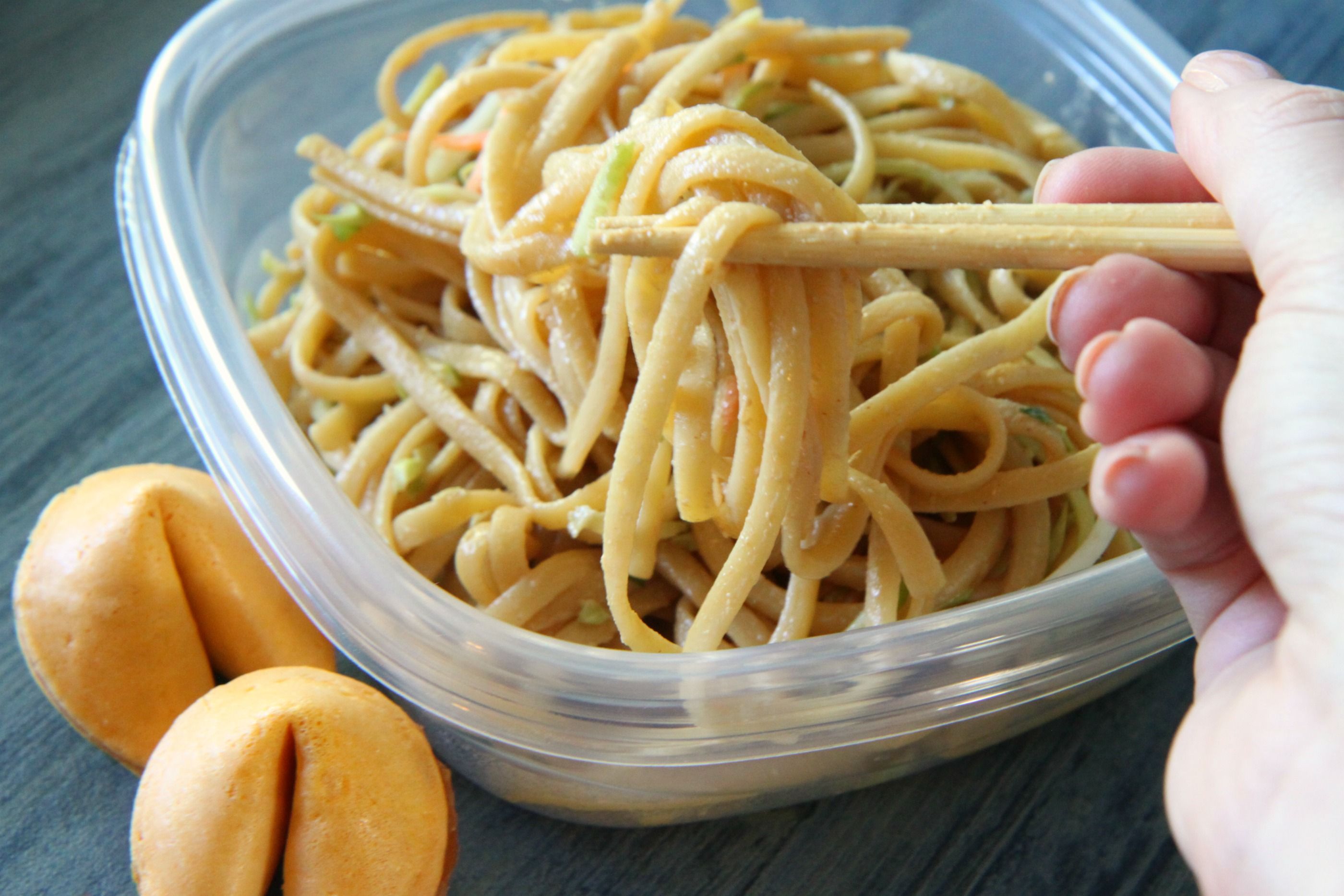 fun-asian-lunchbox-noodles.jpg
