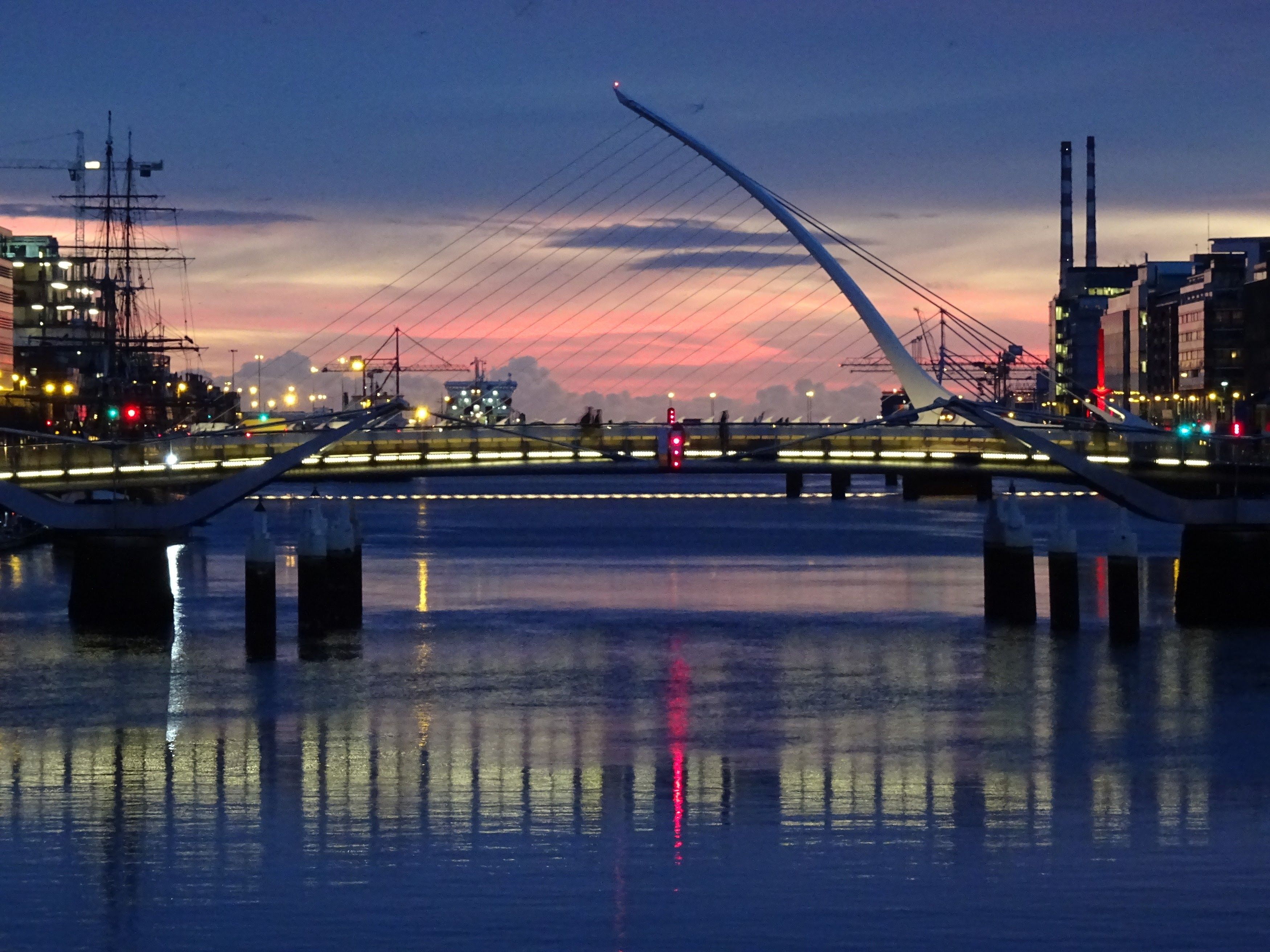 Samuel Beckett Bridge 03.jpg