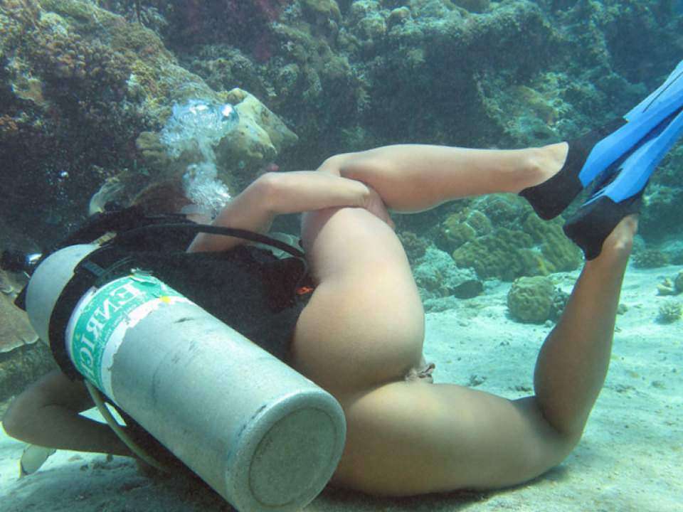 Nude Women Diving 62