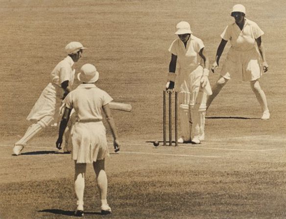 Test_cricket_-_women_-_1935.jpg