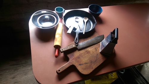 Tools for making bbq pizza.jpg