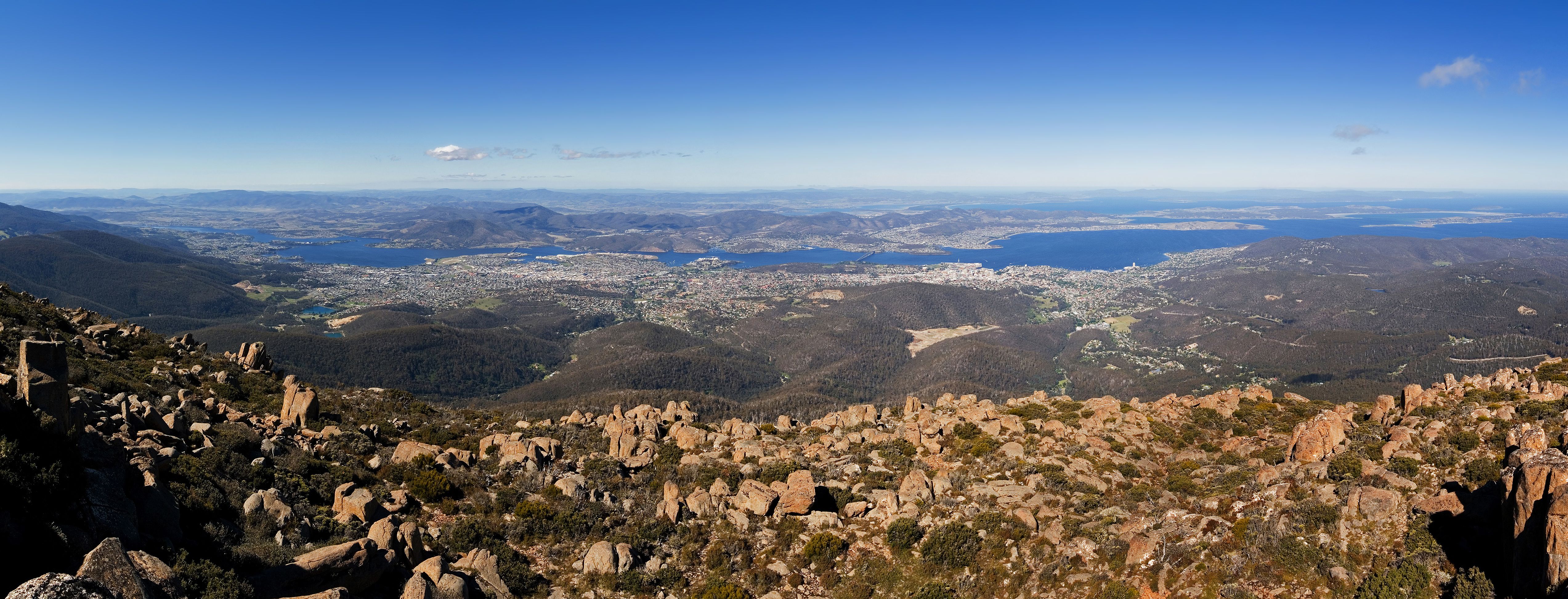 Hobart_from_Mount_Wellington_Panorama_1.jpg