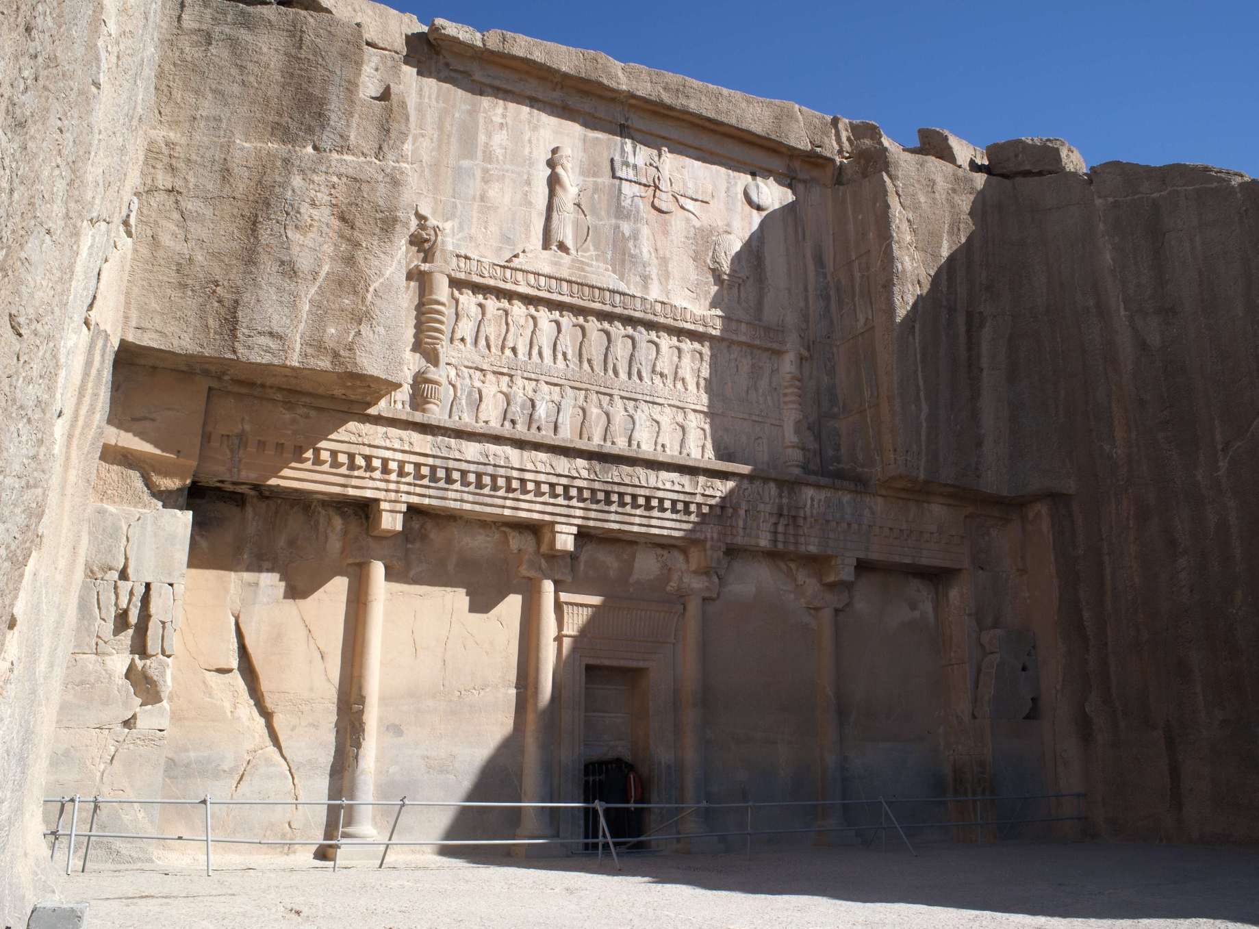 20101229_Artaxerxes_II_tomb_Persepolis_Iran.jpg