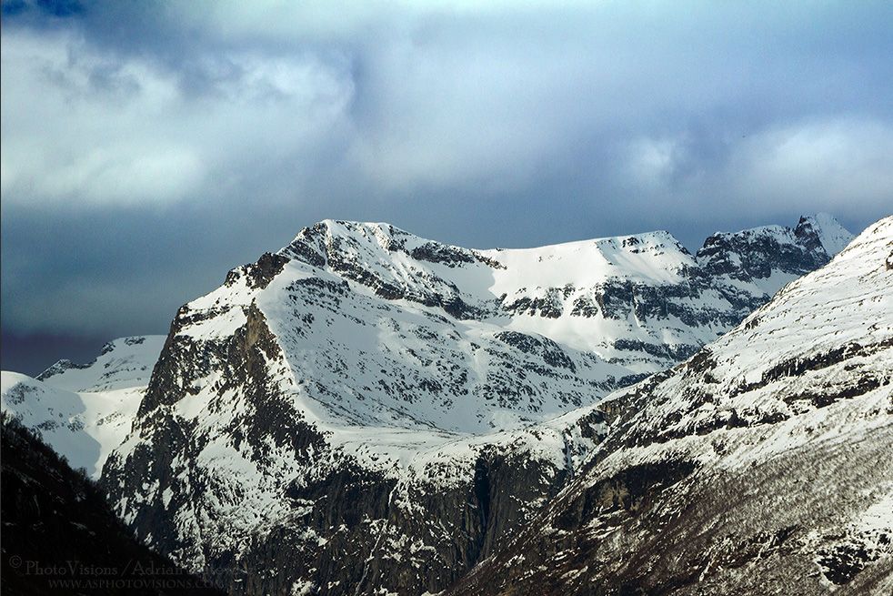 TR007-Trollheimen_Hoasnebba_mountain.jpg