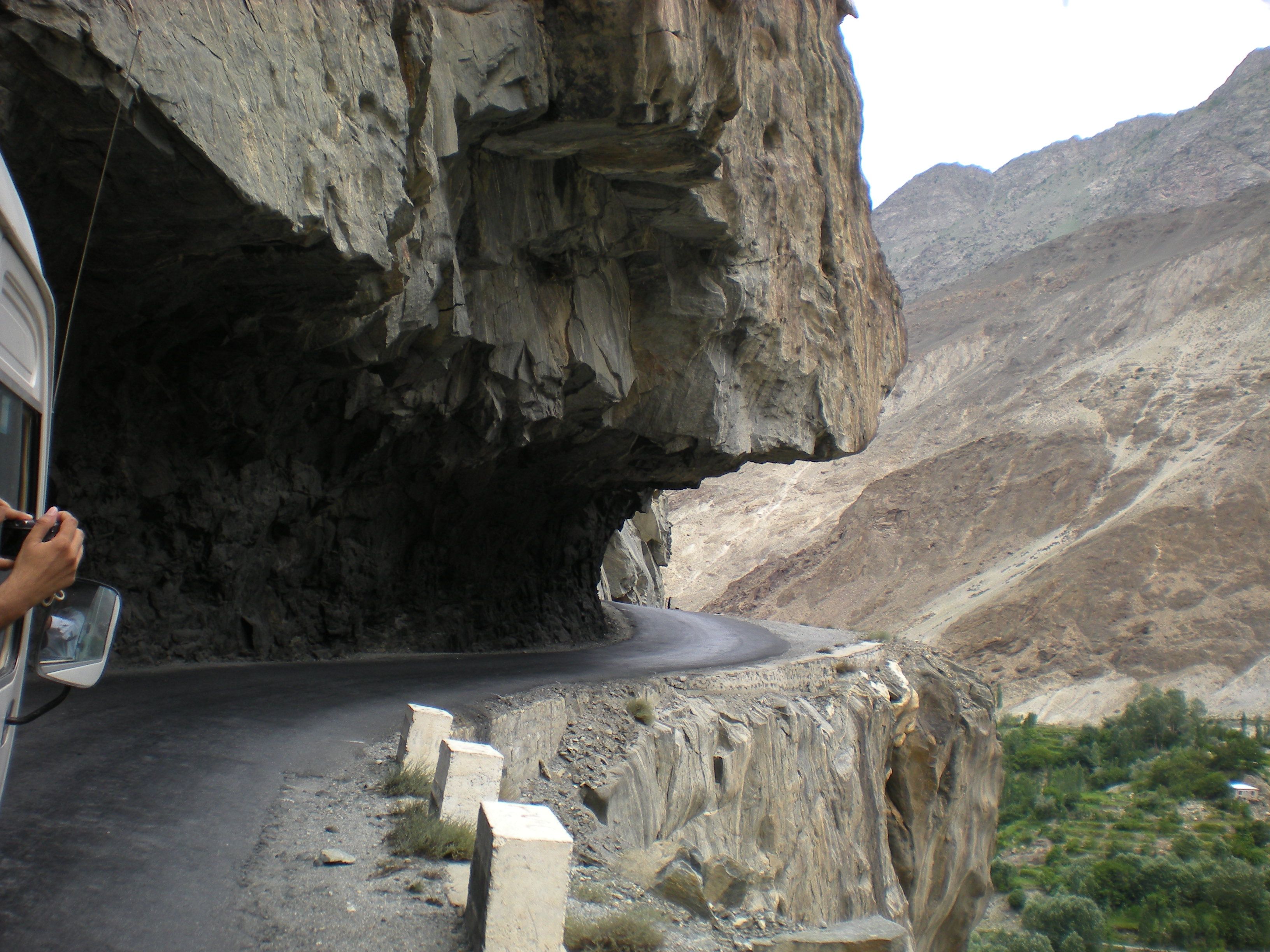 Gilgit-Skardu_Road.JPG