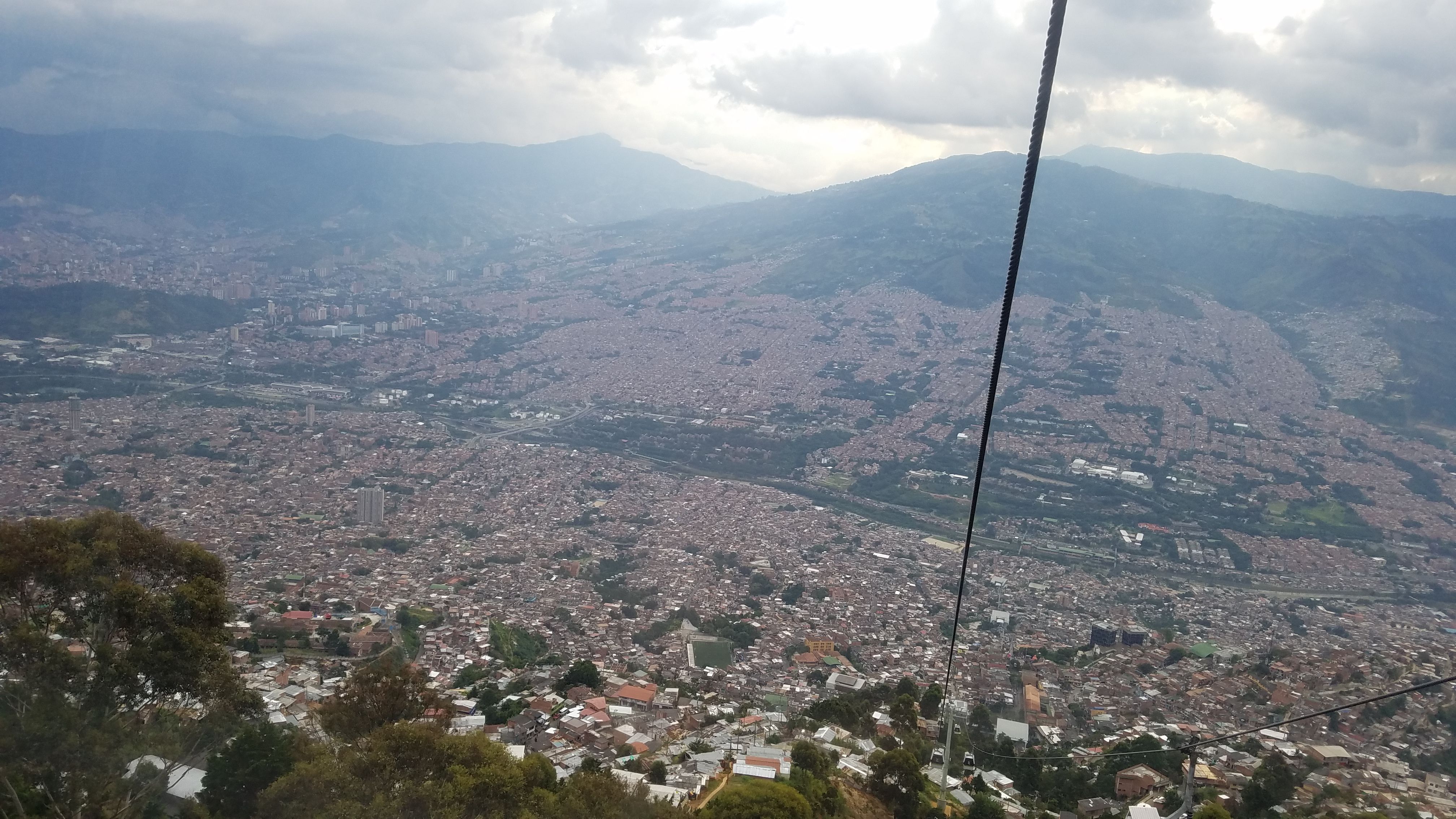 Metrocable-Teleferico-Medellin.jpg