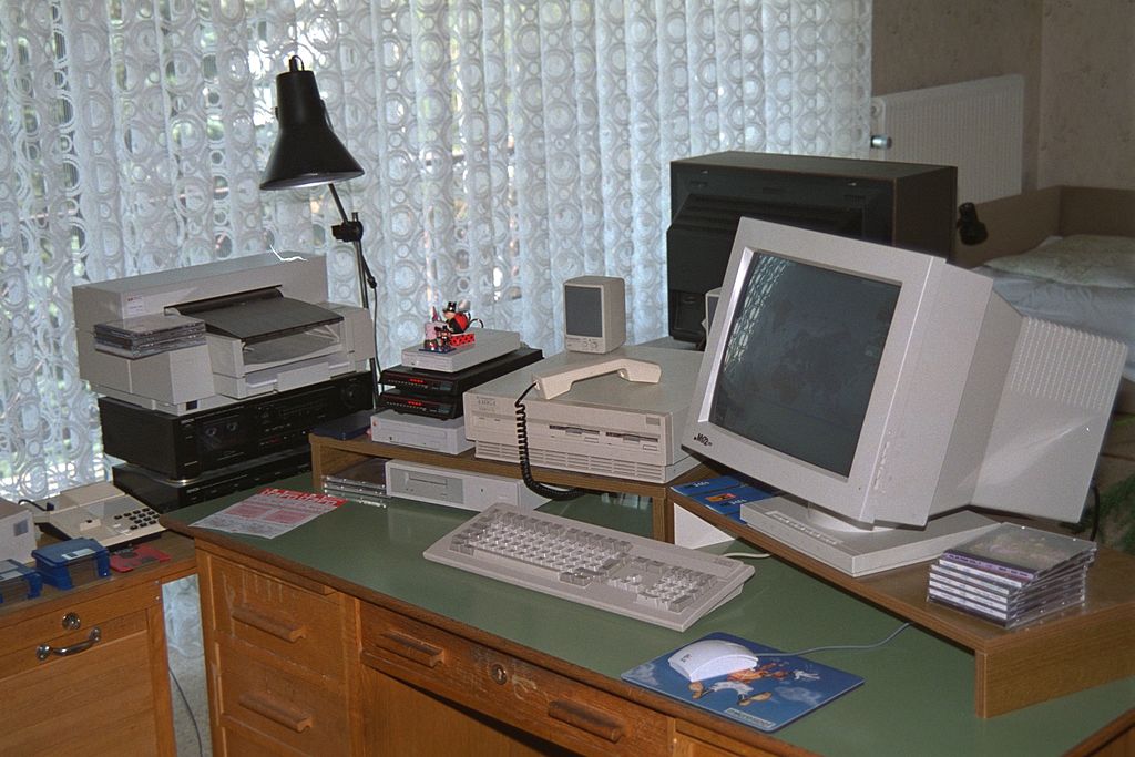 1024px-Amiga3000UX.jpg