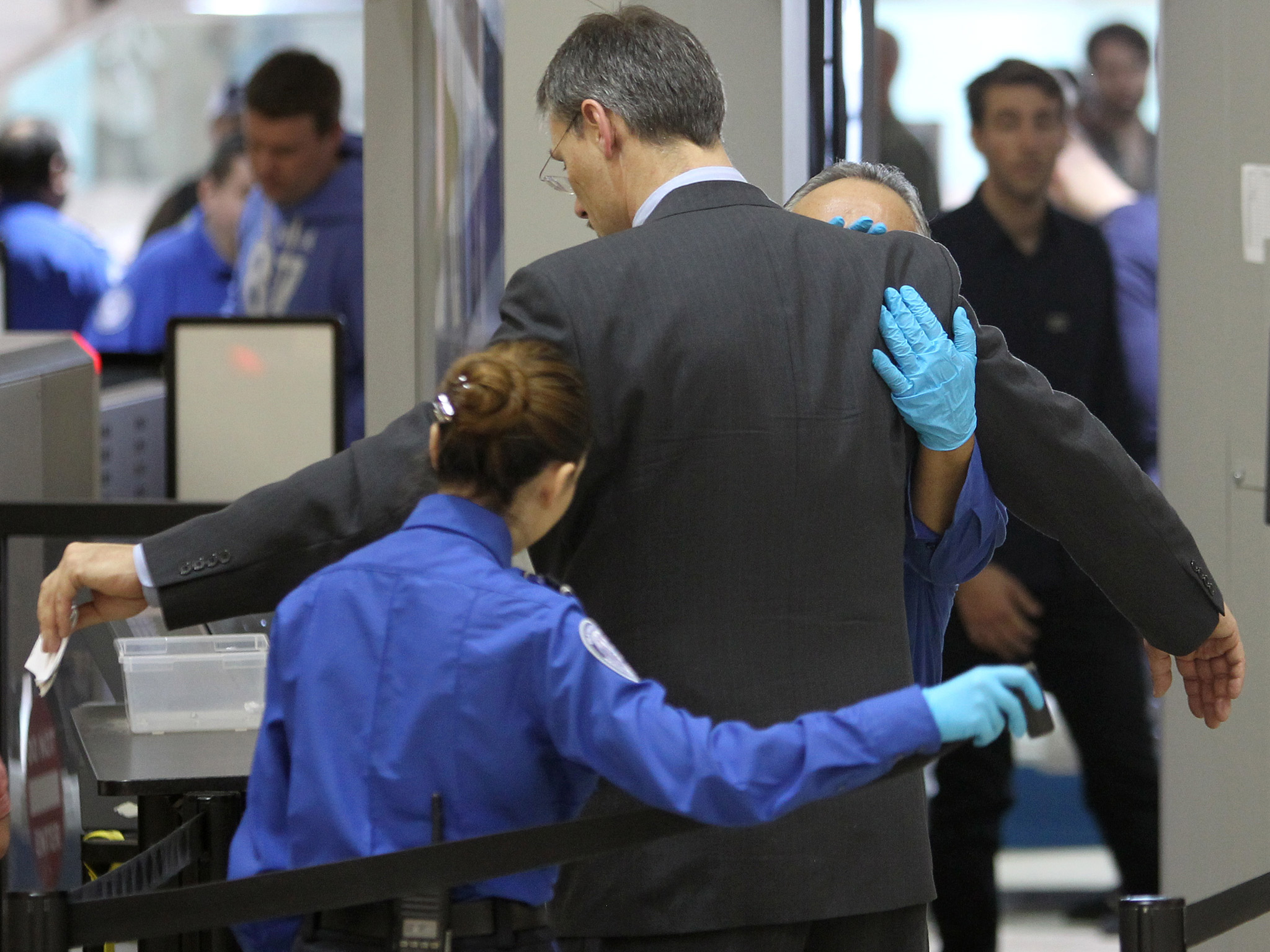 Security check. Аэропорт секьюрити. Security check в аэропорту. Airport Security Officer. Customs at the Airport.