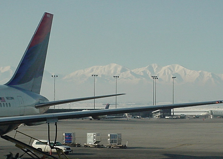 02 02xx 064 Charleston SC Trip - Salt Lake View of Mtns Airport.JPG