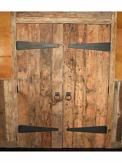 Door_19_Pair_of_Vintage_Oak_Interior_Closet_Doors_with_Iron_Straps.jpg