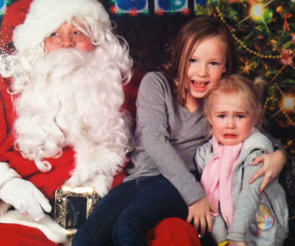 10-Creepiest-Santas-and-the-Kids-they-Terrorize-58500af2ae19c__605.jpg