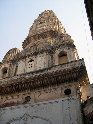 Hindu temple, Anarkali Bazaar.jpg