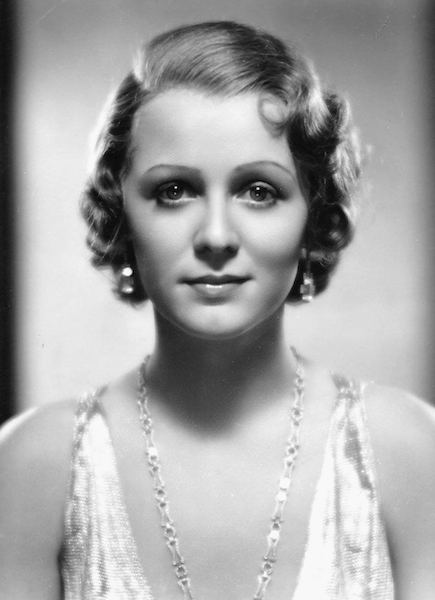 Gloria_Stuart_ca._1930s_Twentieth_Century_Fox_headshot.png