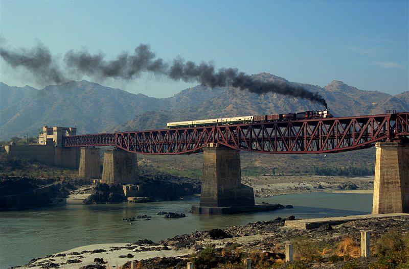 Attock old bridge picture Attock Khurd 1.jpg