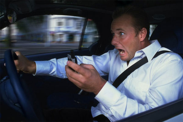 Cellphone-driving.jpg