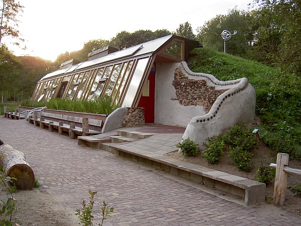 Earthship_Zwolle.jpg