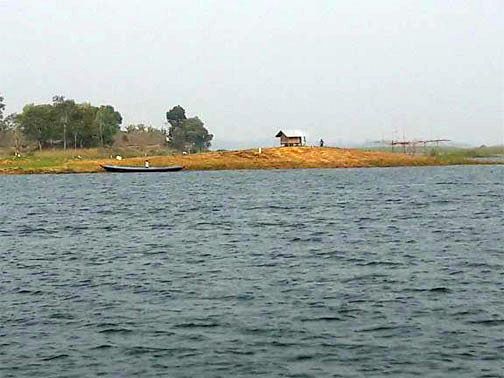 Airy house near lake.jpg