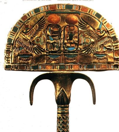 100 Tutankamon.jpg