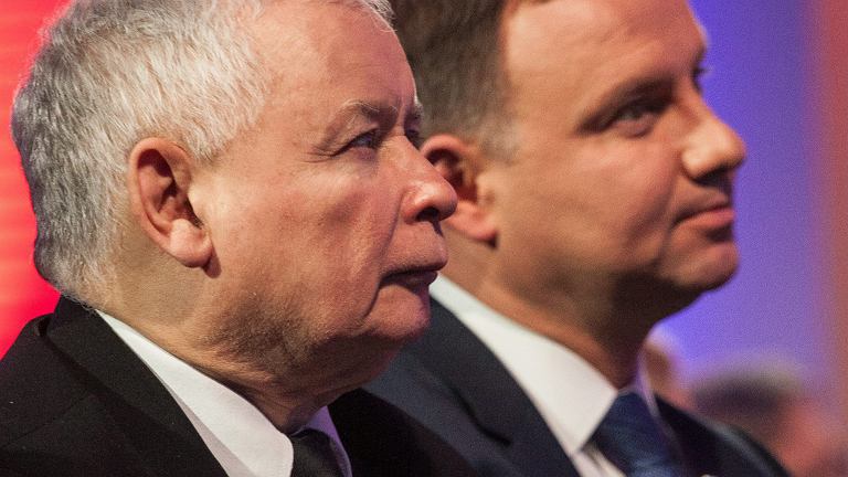 z22443101IE,Prezes-PiS-Jaroslaw-Kaczynski-i-prezydent-Andrzej-.jpg