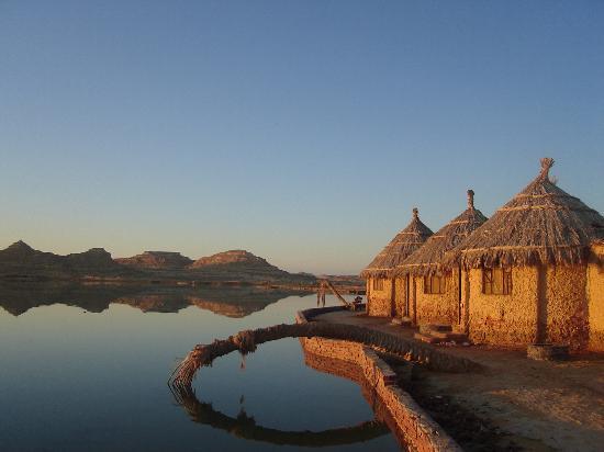 siwa-taghaghien-road.jpg