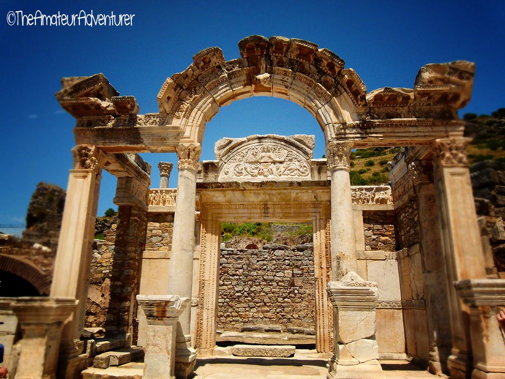 Ephesus Ruins 10.jpg