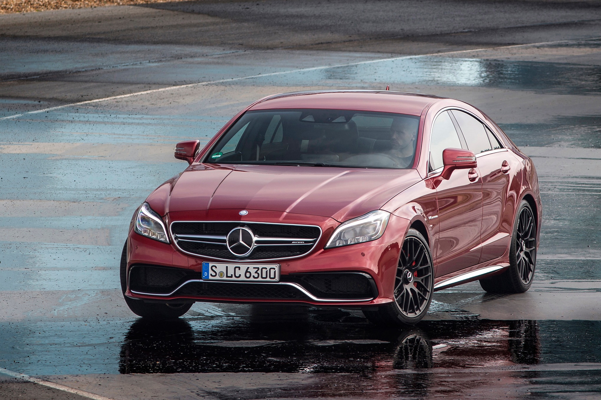 2015-Mercedes-Benz-CLS63-AMG-S-4Matic-front-three-quarters2.jpg