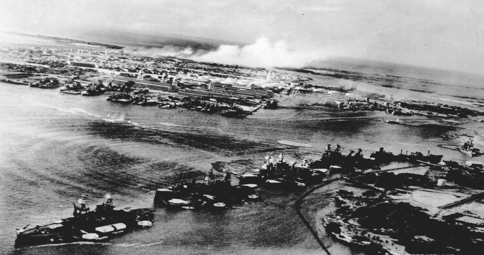 Pearl_harbor_12-7-41_from_attacking_plane_Nara_80-G-30550.jpg