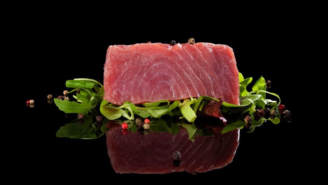 043183301-delicious-tuna-steak.jpg