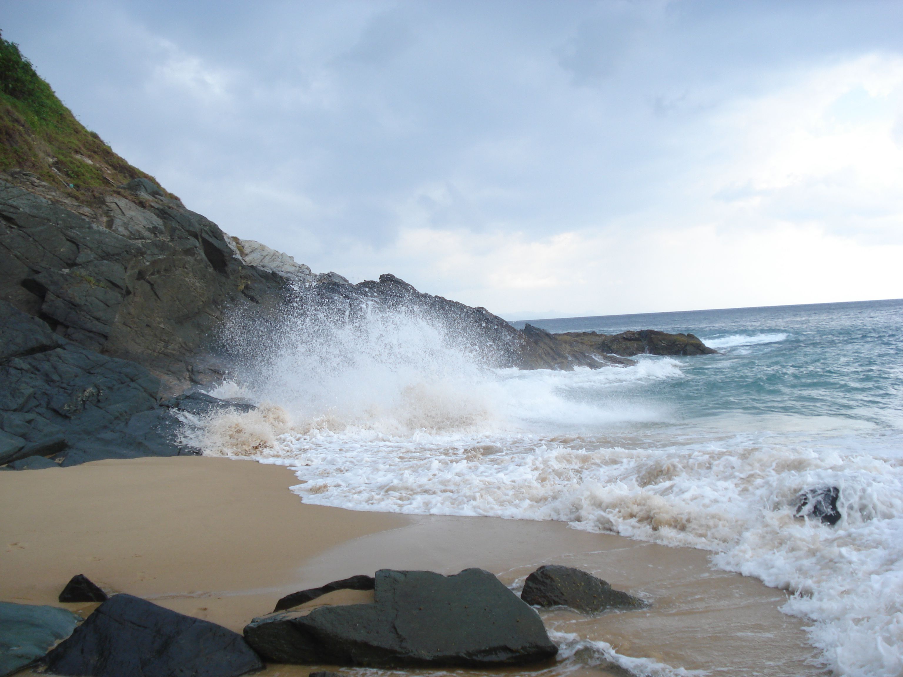 pantai.jpg