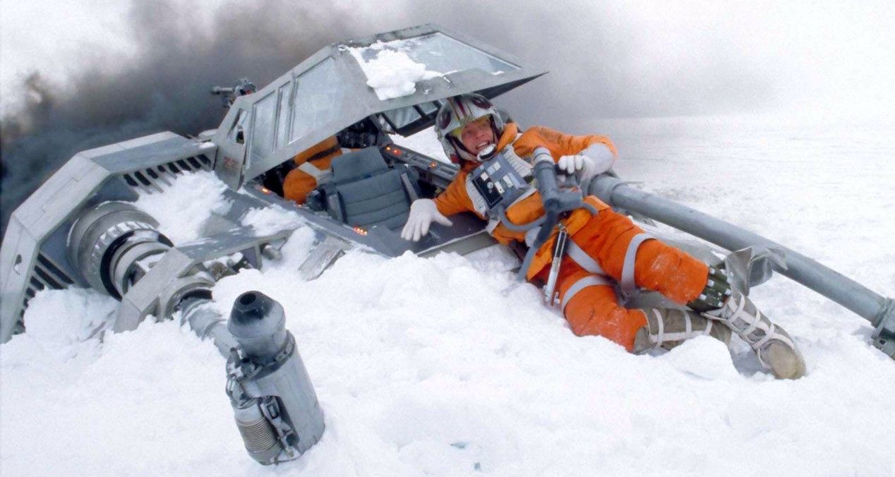 Luke_crashed_snowspeeder.jpg
