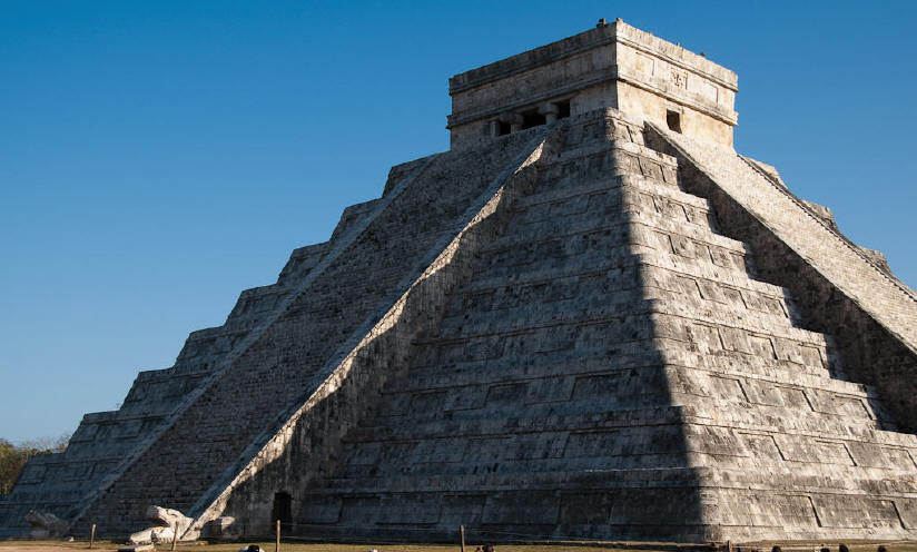 chichenItza_equinox2.jpg