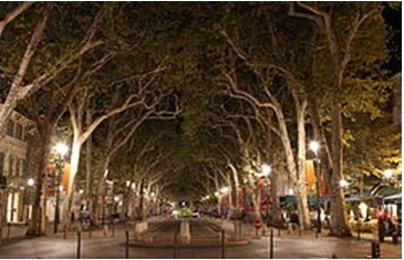 Cours Mirabeau in Aix-en-Provence at night. Source; Wikipedia2.jpg