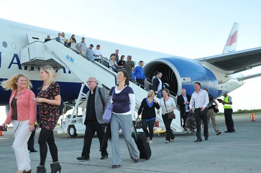 Turistas-llegando-al-país.jpg