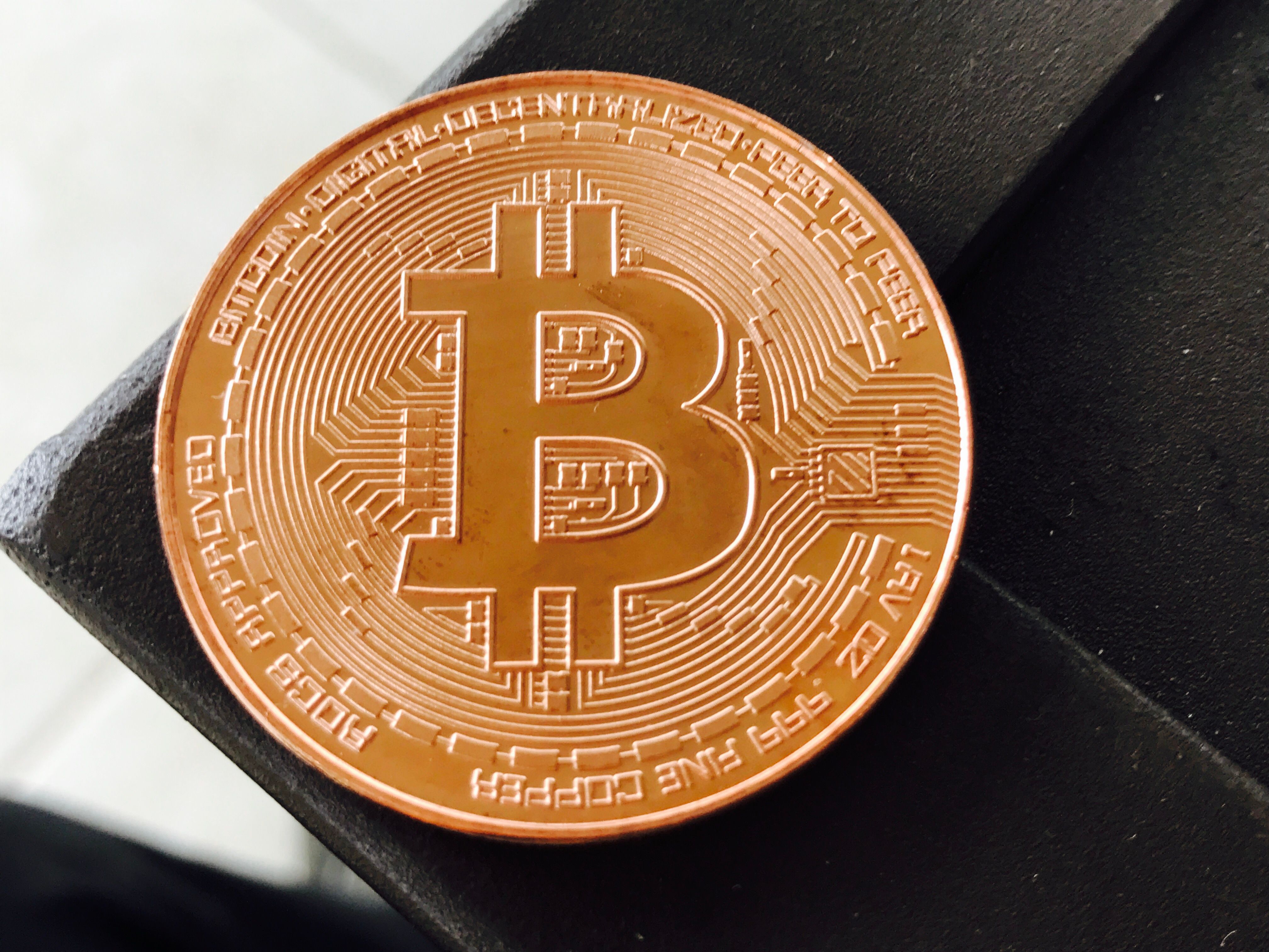 Bitcoin digital decentralized peer to peer биткоин как вывести на киви