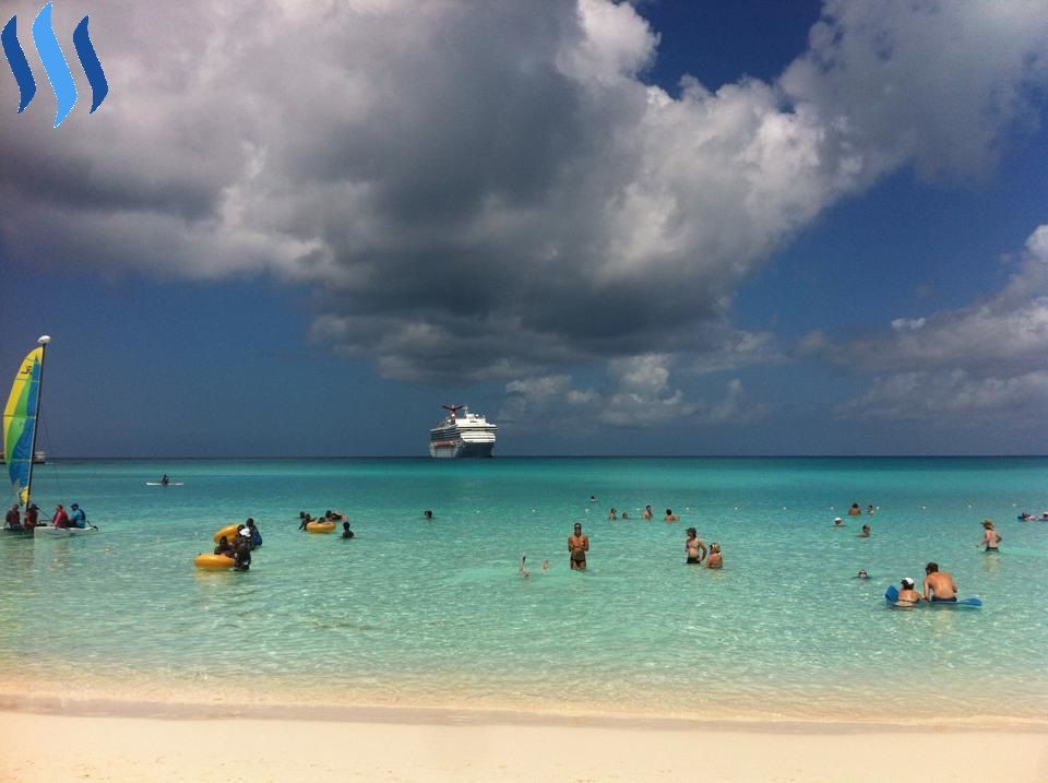 halfmooncay.jpg