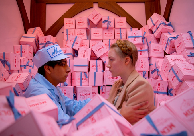 grand-budapest-hotel-tony-revolori-saoirse-ronan.jpeg