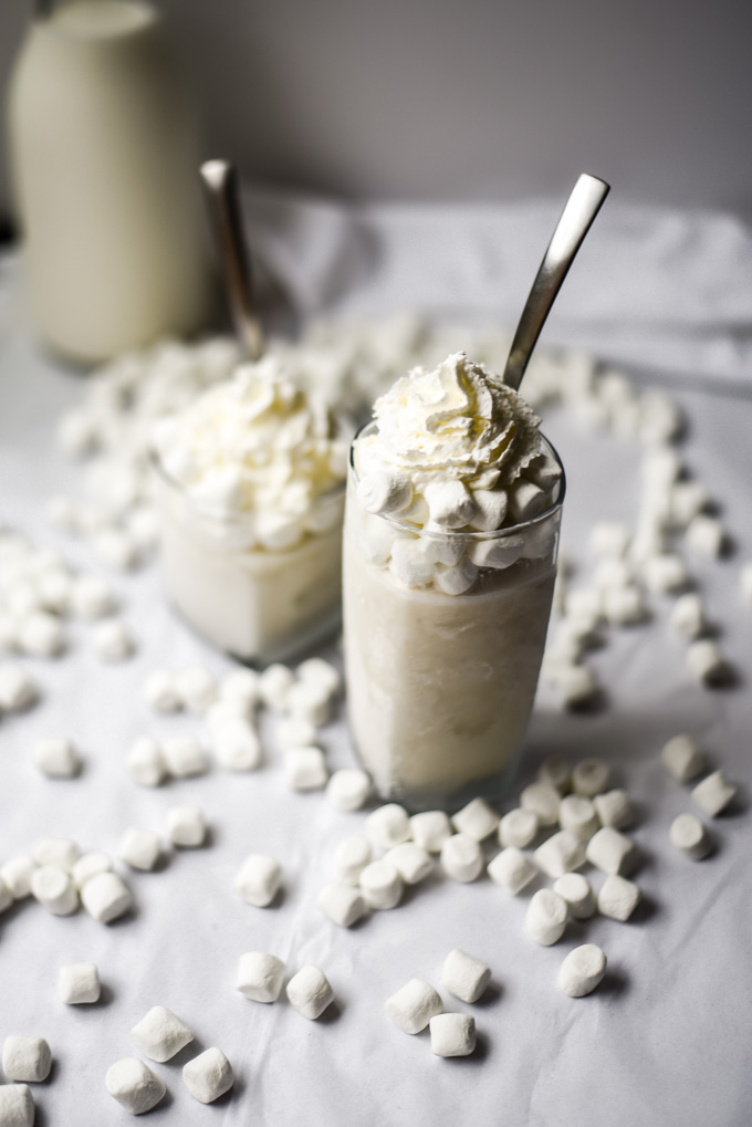 Easy Vanilla Marshmallow Milkshakes (4).jpg
