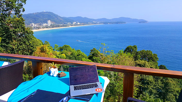 laptop-in-phuket.jpg